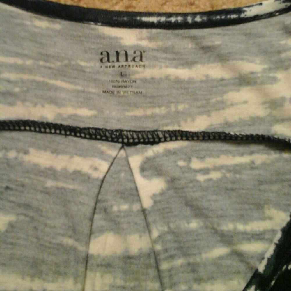 Ana top - Picture 2 of 3